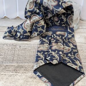 Oscar de la Renta Paisley Silk Tie
